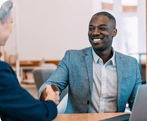 Facilitator mentoring a learner